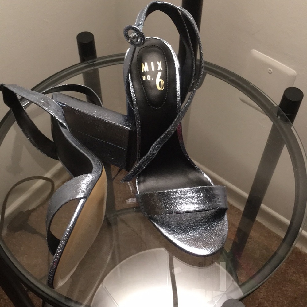 Beautiful brand new block heels sandal